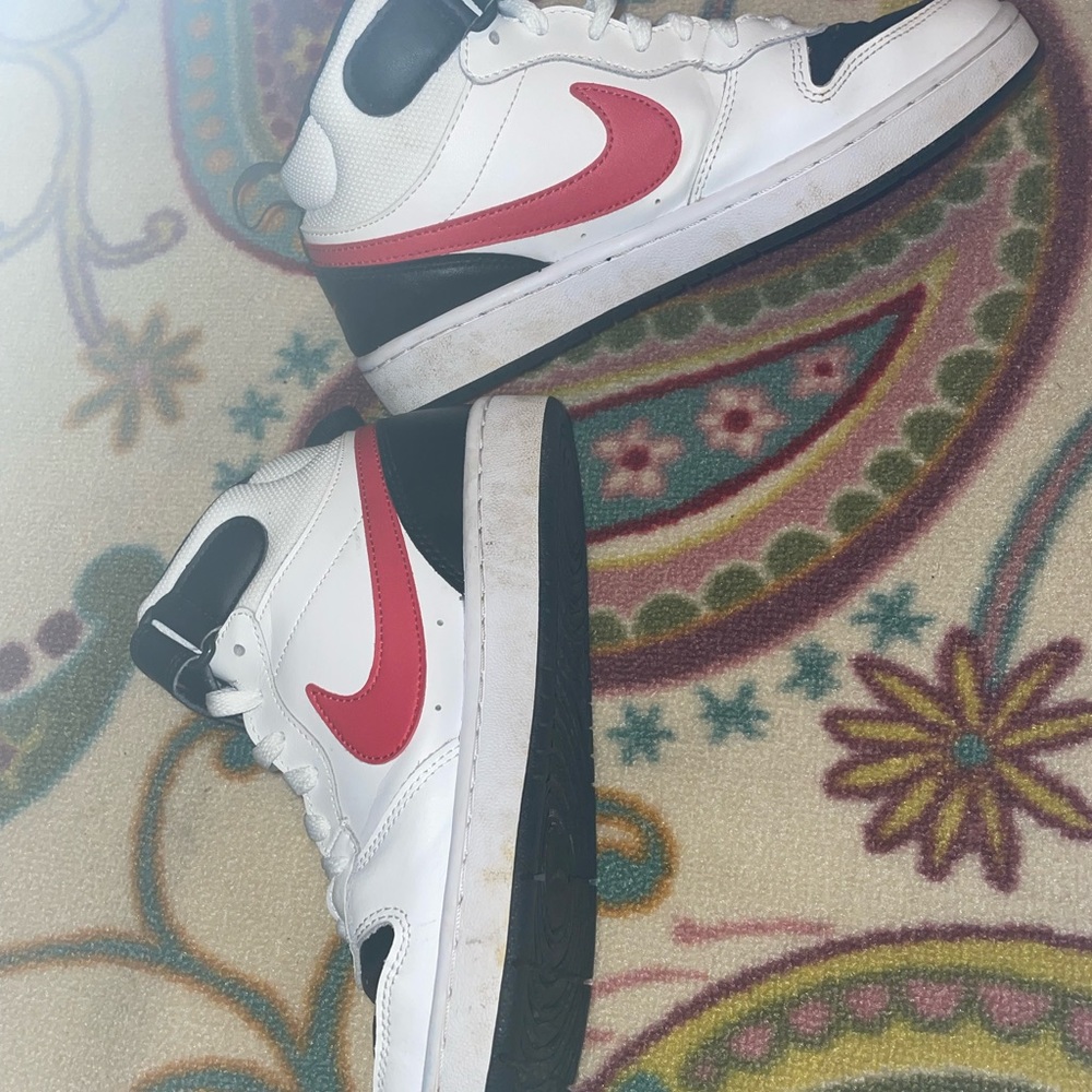 Shoes - Picture 6 of 16